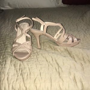 Super cute nude heels
